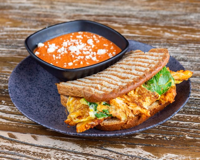 Momma's Omelette Sammie.