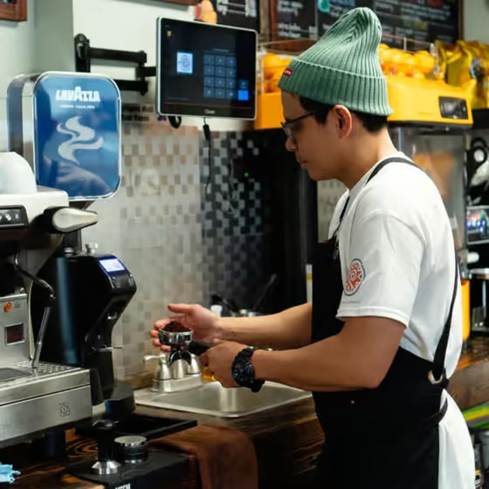 A Cafe That Brings the World Together